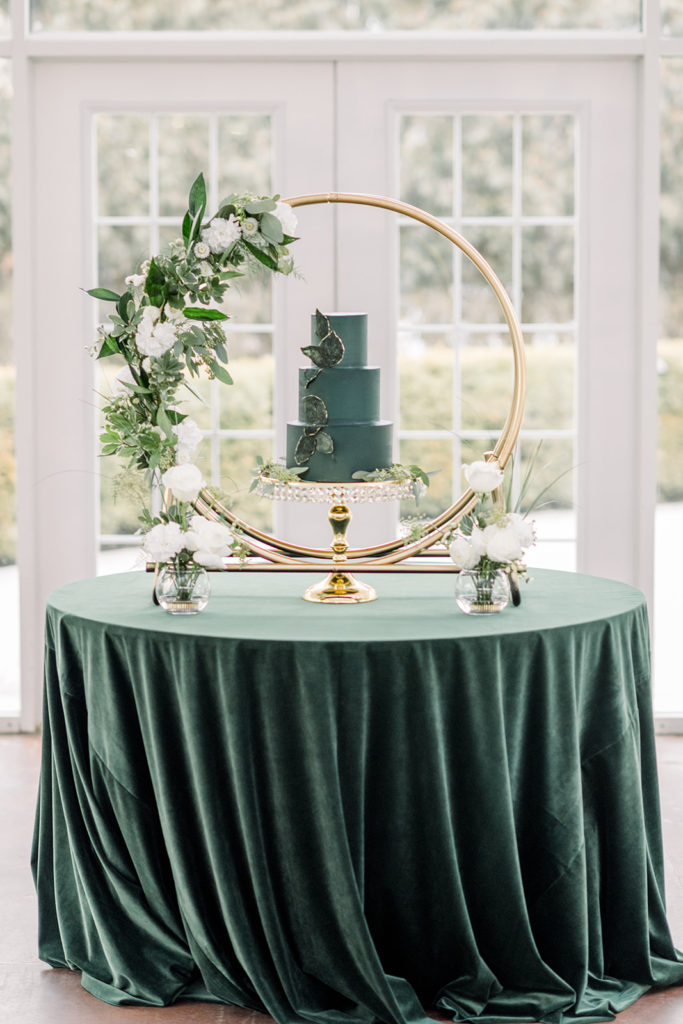 emerald green wedding cake