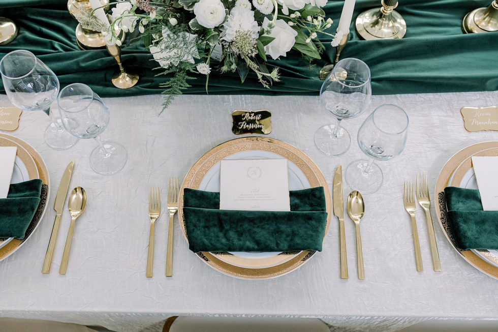 emerald green wedding table