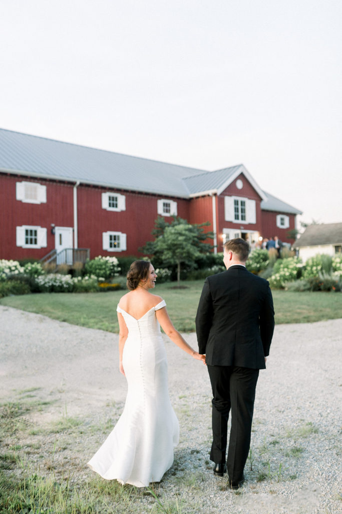 Hamilton County Wedding Venues - red barn