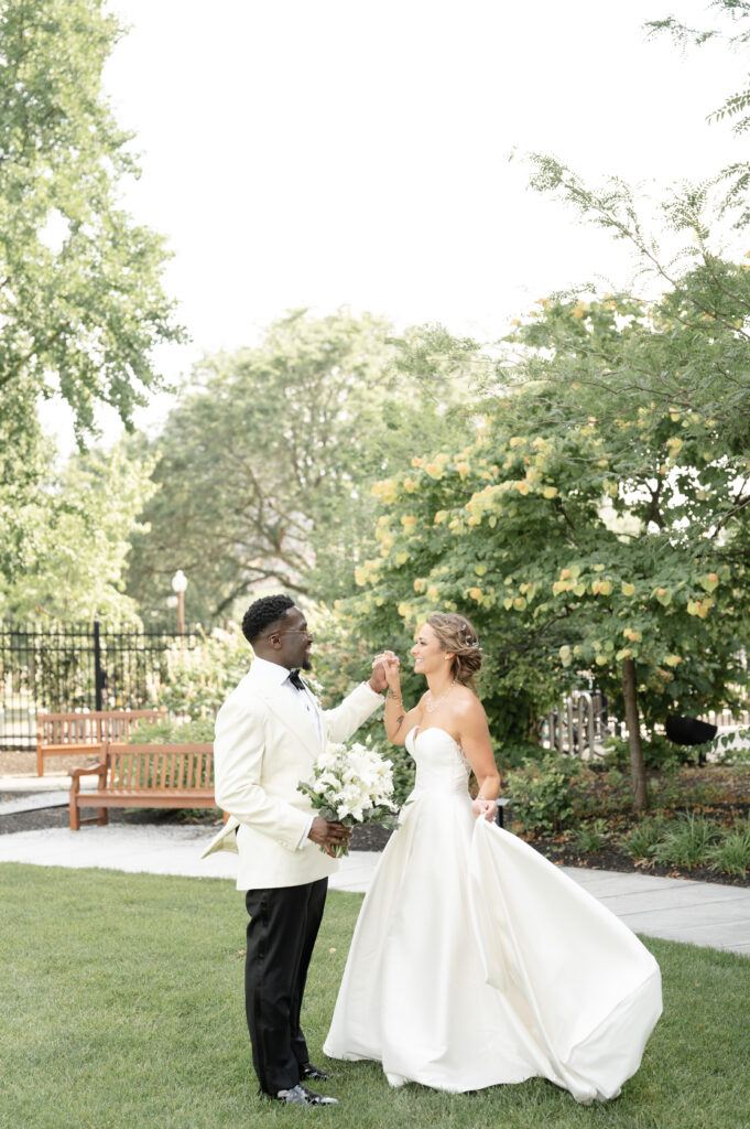 newlyweds in the courtyard at the indianapolis public library