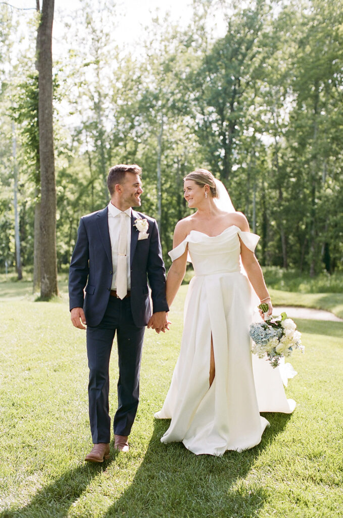 newlyweds at Holliday Farms in zionsville indiana