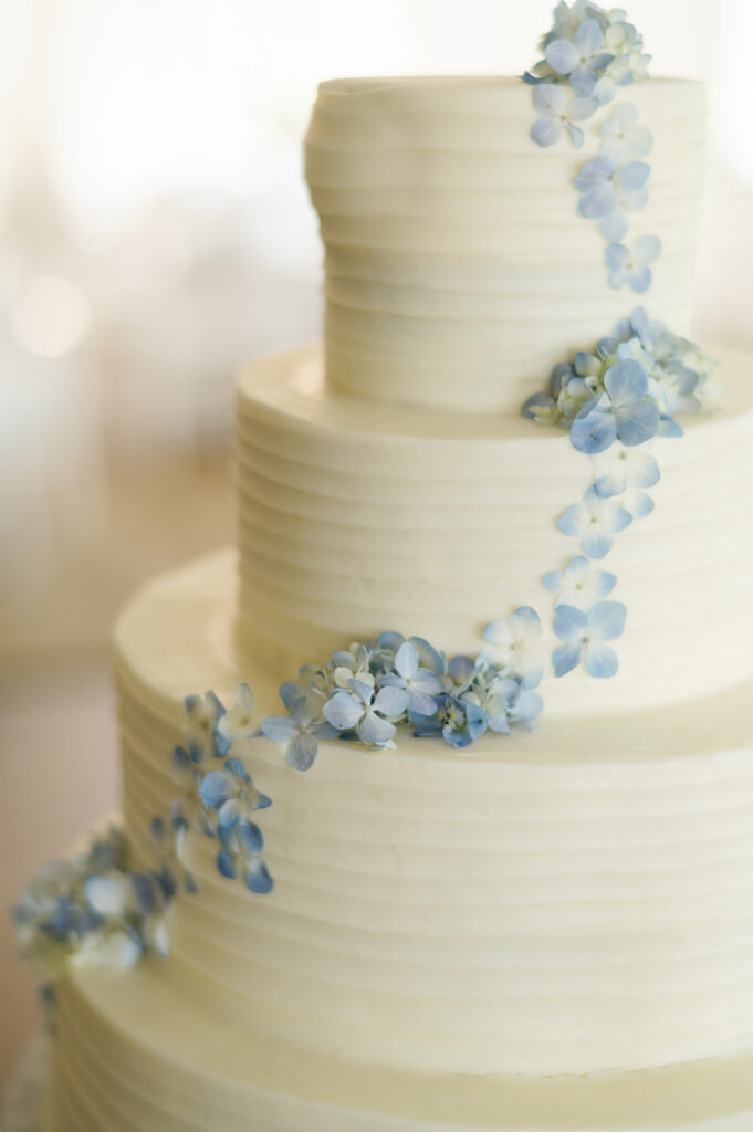 blue and white summer wedding cake
