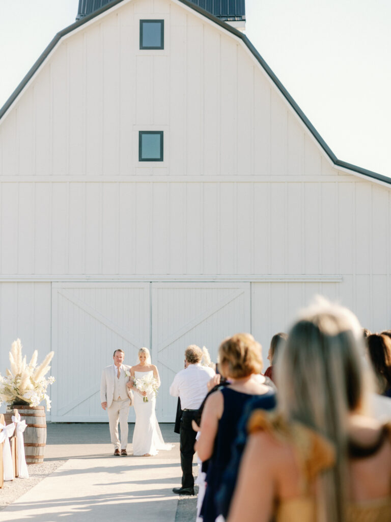 white willow farms ceremony backdrop