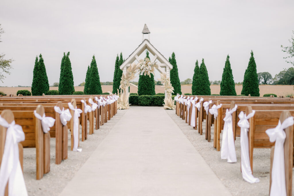 white willow farms outdoor ceremony