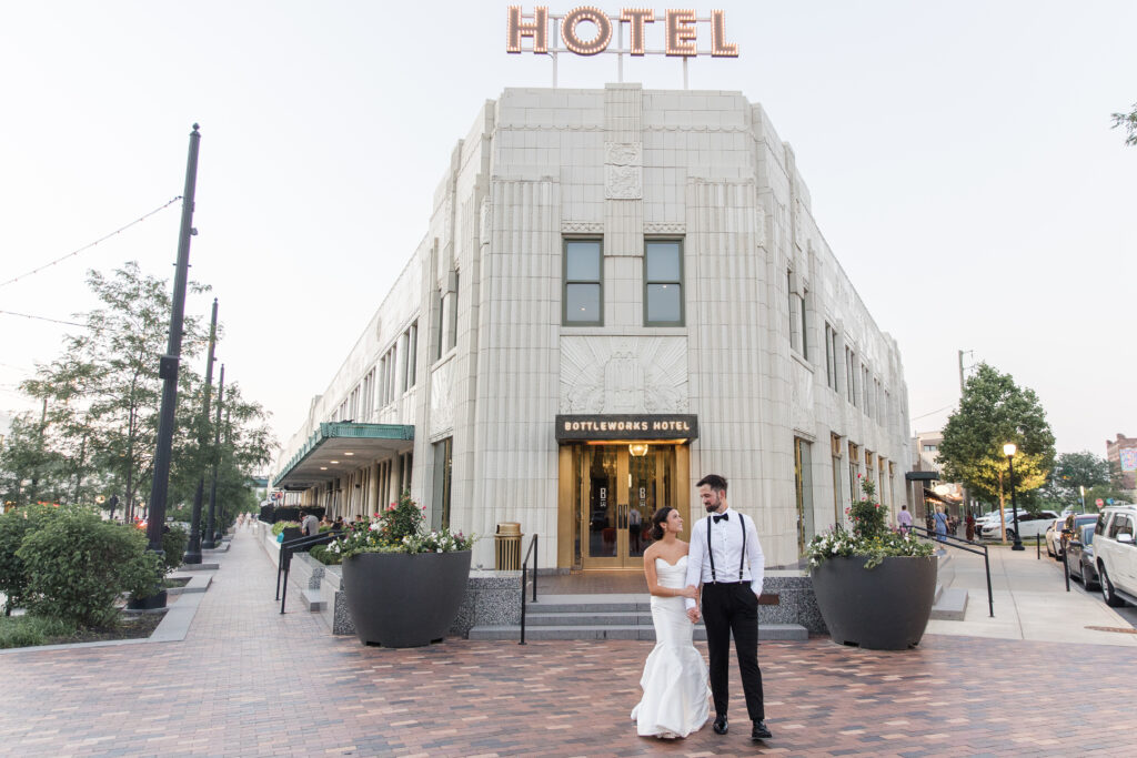 luxe Indianapolis wedding at Bottleworks Hotel